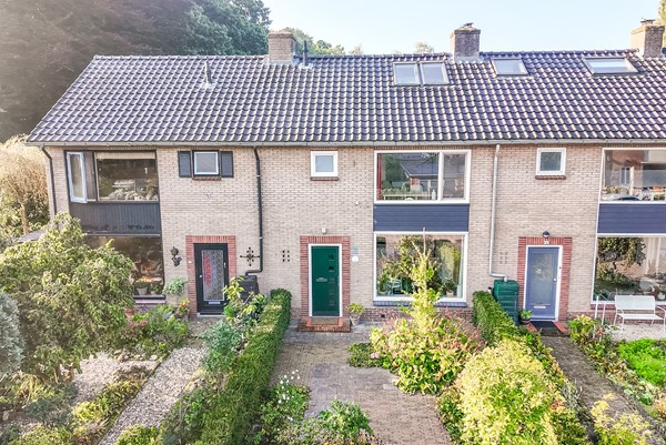 Voor een volledig overzicht verwijzen wij je graag naar de digitale plattegronden, de foto's, de video en de eigen website van deze woning: mondriaanstraat3.nl